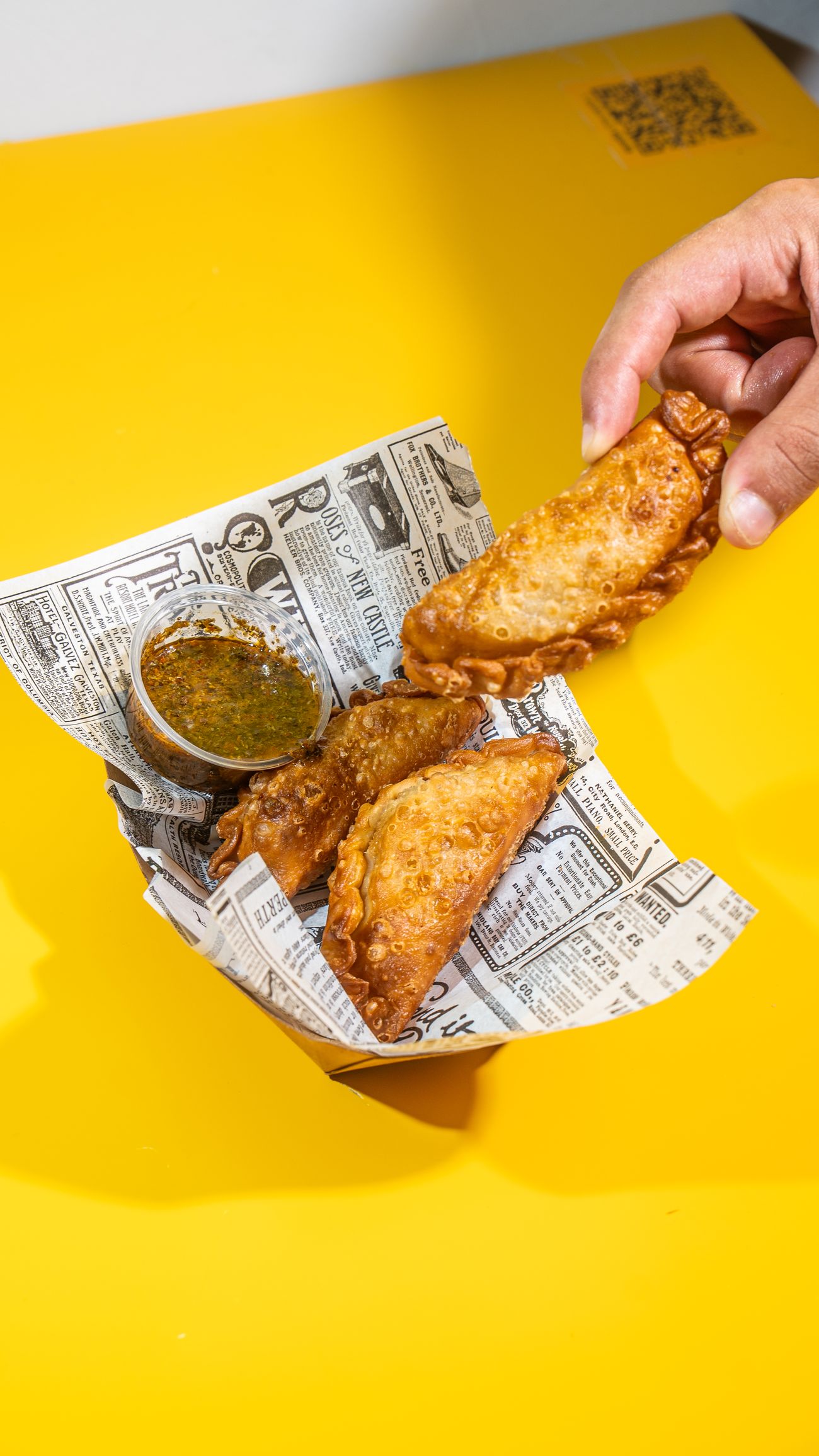 Empanadas argentinas con chimichurri